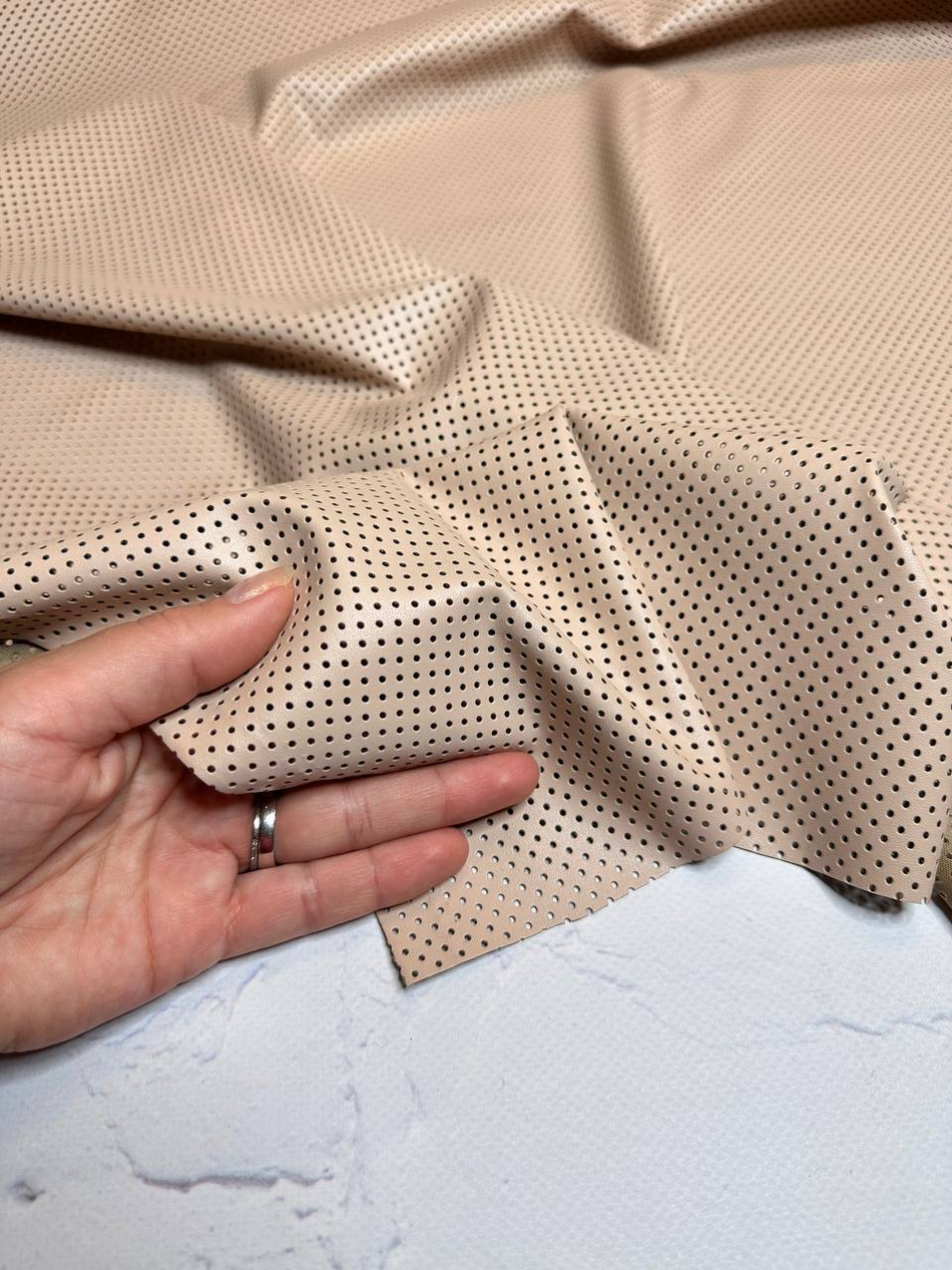 Перфорированная эко-кожа (100%полиуретан/основа полиэстер, Пудровый ренессанс, 145, 210 гр/м2)