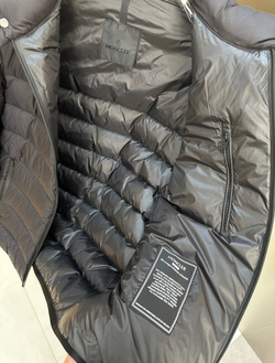 Пуховик Moncler