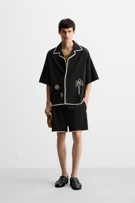 ZARA БЕРМУДЫ С КОНТРАСТНОЙ ВЫШИВКОЙ, ЧЕРНЫЙ
