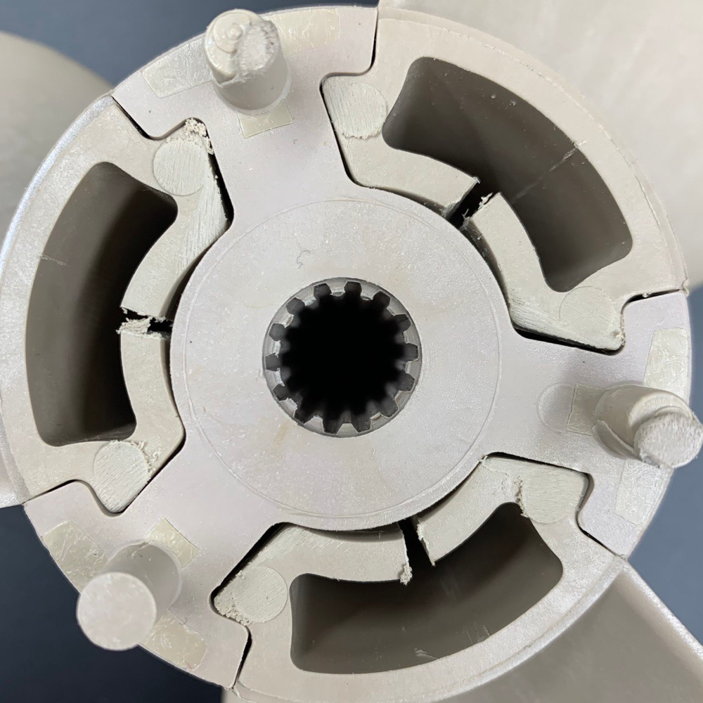 Гребной винт Tohatsu 9.9-18 (3x9.25x9) (Пластиковый композиционный)