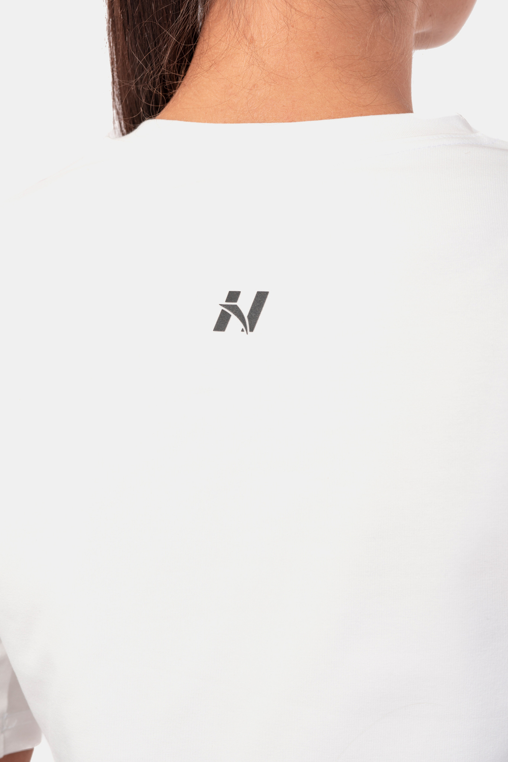 Футболка MINIMALIST LOGO NEBBIA CROP TOP 600 Белая