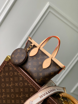 Louis Vuitton Neverfull BB