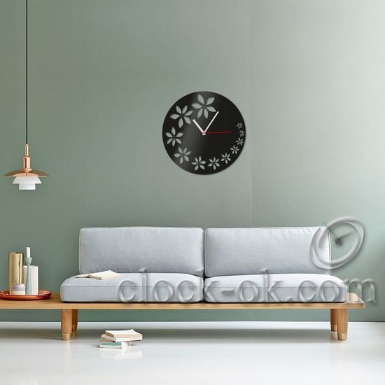 Настенные часы Строгость