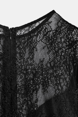 ZARA ДЛИННОЕ ПЛАТЬЕ С КОМБИНИРОВАННЫМ КРУЖЕВОМ, ЧЕРНЫЙ