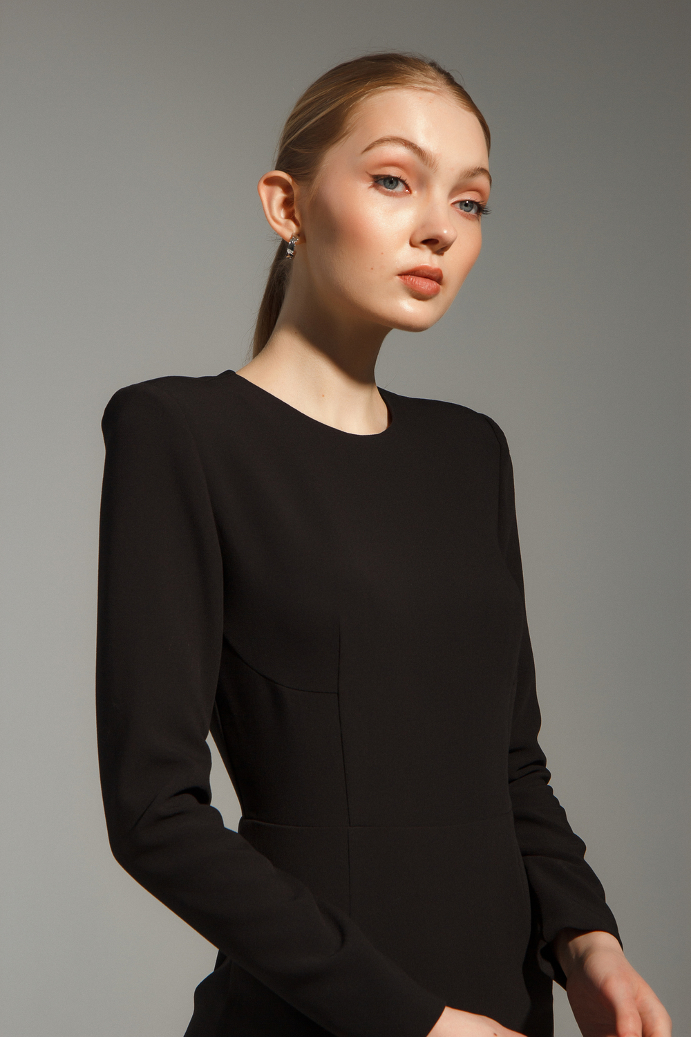 Платье-футляр