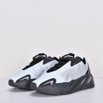Кроссовки Adidas Yeezy Boost 700 арт 3868