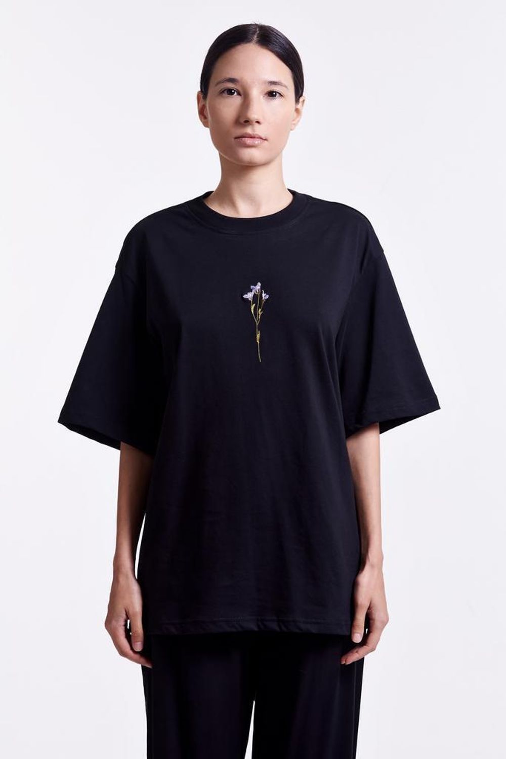 Футболка Гербарий Колокольчик черная