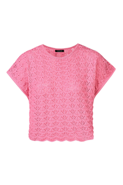 Розовая трикотажная кофточка