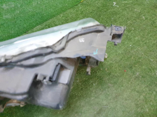 Битая Фара левая Toyota Land Cruiser 200 (2015-2021) LED