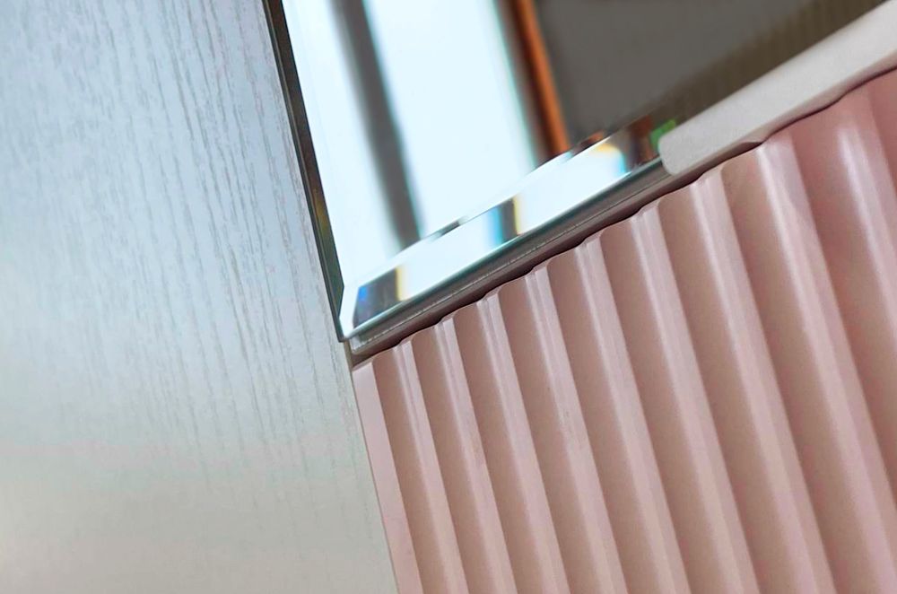 Шкаф трехдверный "Зефир" 109.02, (Белое дерево/пудра розовая (эмаль))