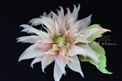 Брошь из натурального шелка - Георгин Пудровый