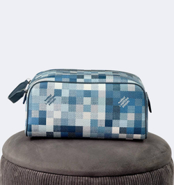 Несессер Louis Vuitton Dopp Kit