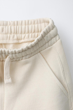 ZARA БРЮКИ BARREL ИЗ МЯГКОЙ ТКАНИ С НАШИВКОЙ, ЭКРЮ