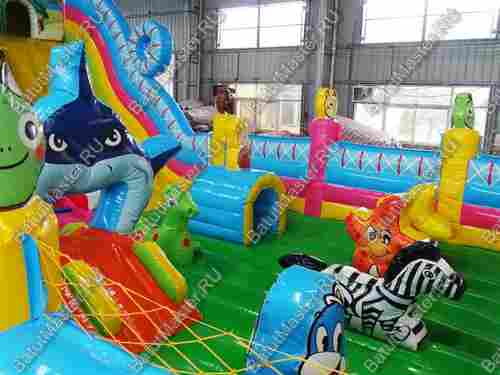 Коммерческий надувной батут "Парк развлечений", размер 13*7*6 м