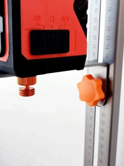 Потолочный, стеновой кронштейн для крепления лазерного уровня.