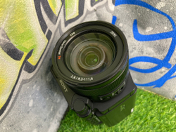 Sony FDR-AX700