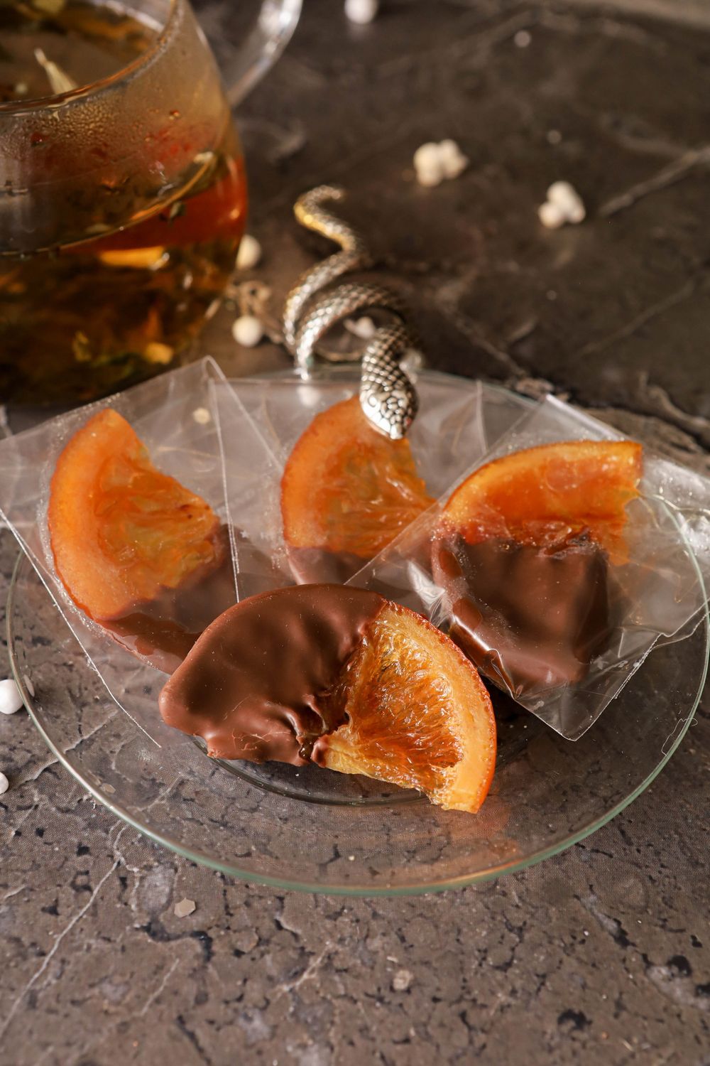 Апельсиновые дольки в шоколаде