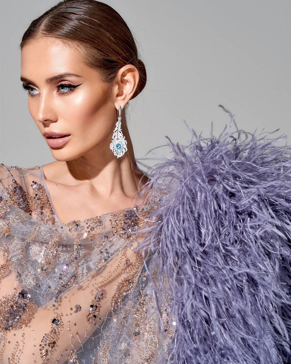 Платье "Ребекка" с отделкой перьями страуса