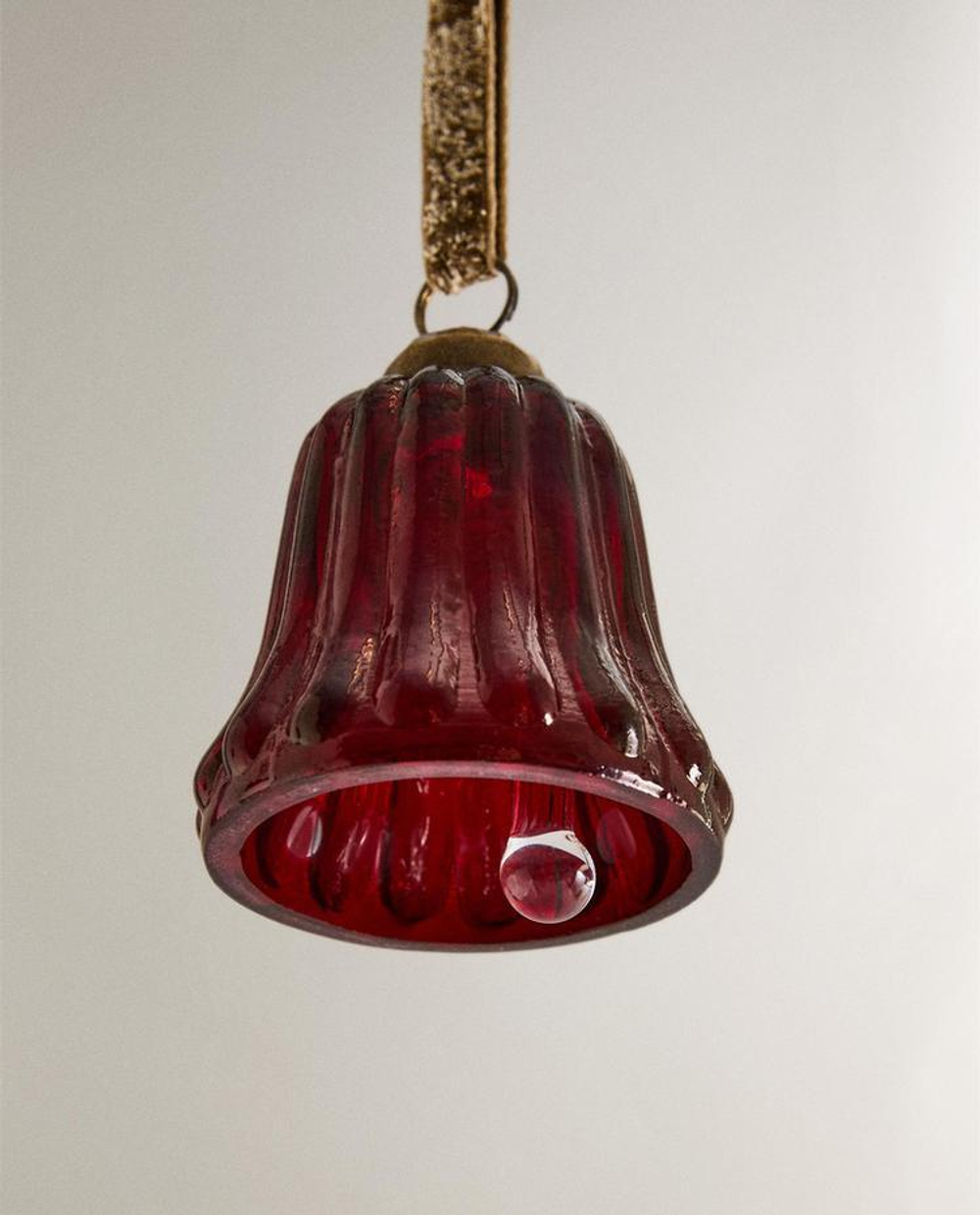 ZARA HOME НАБОР ЕЛОЧНЫХ УКРАШЕНИЙ В ВИДЕ КОЛОКОЛЬЧИКОВ (НАБОР ИЗ 3 ШТУК), КРАСНЫЙ