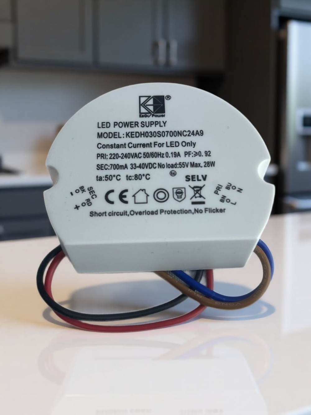 Блок питания драйвер тока KED (KGP) Electronics GmbH KEDH030S0700NC24A9 28W 700mA KED (KGP)