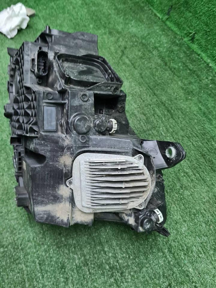 Фара правая Mercedes GLC X253 (2015-2019) LED