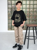 Черная футболка для мальчика в школу