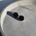 Серьги пусеты круг с вишневым янтарем