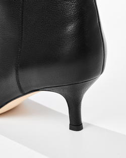 Ботильоны на замке из натуральной кожи черный