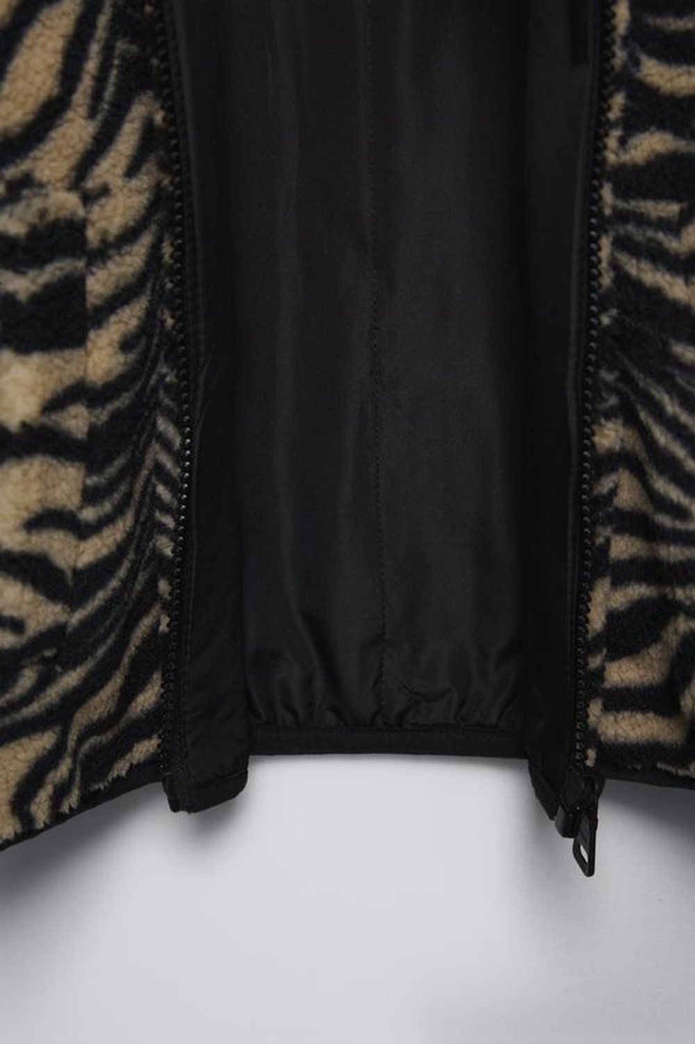 ZARA КУРТКА ИЗ ИСКУССТВЕННОЙ ОВЧИНЫ С ПРИНТОМ «ЗЕБРА», РАЗНОЦВЕТНЫЙ