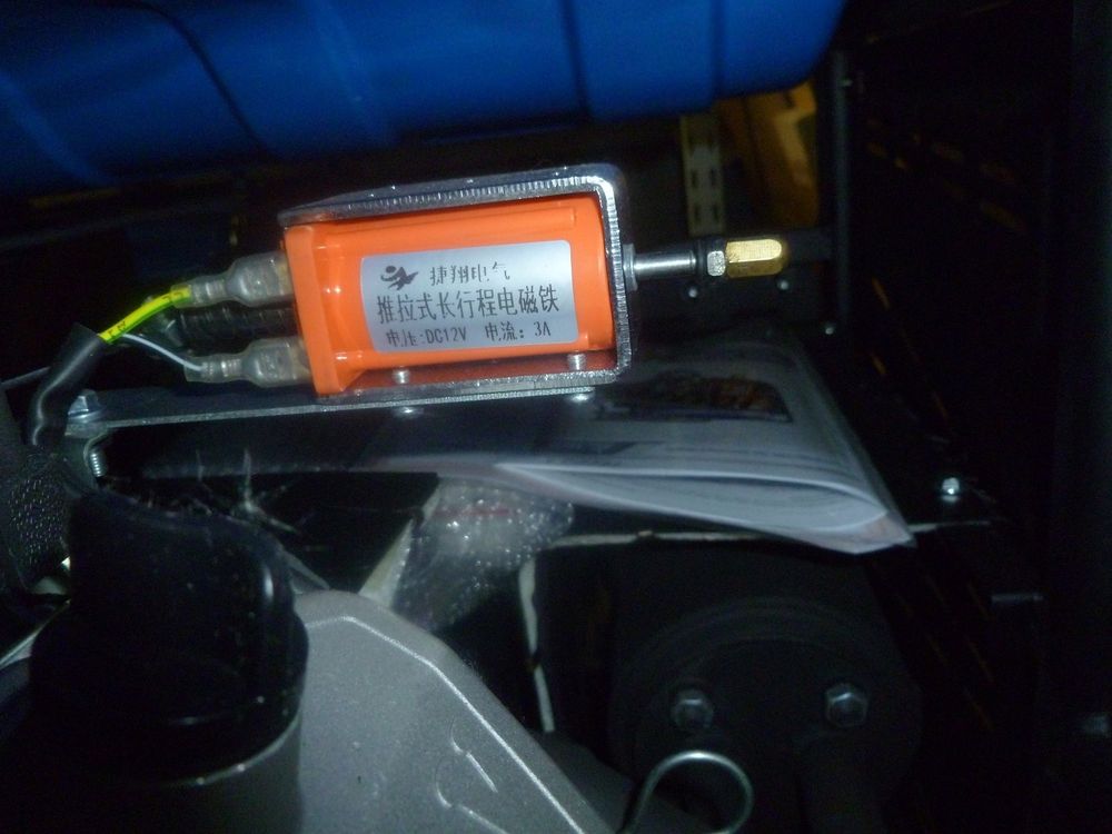 Соленоид воздушной заслонки карбюратора  12V 3A/Solenoid of choke control