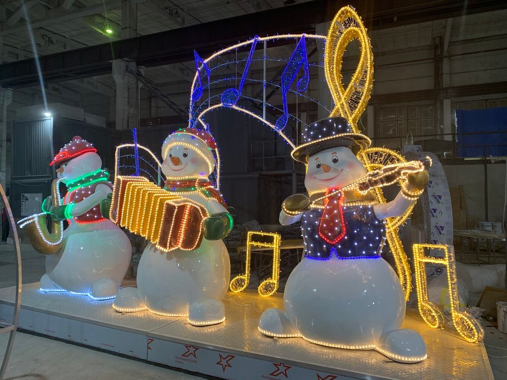 Уличные фигуры "Снеговики музыканты"