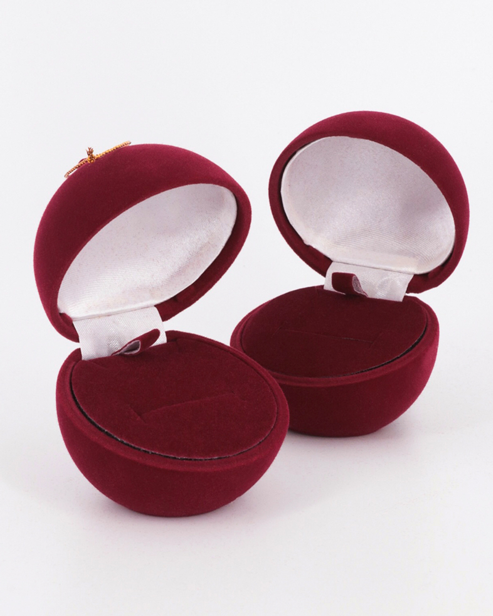 Бархатистый футляр шарик для серёжек