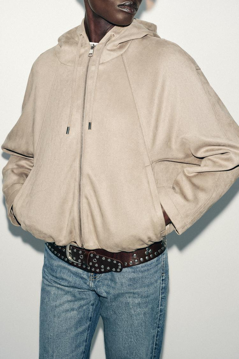 ZARA БОМБЕР ИЗ ИСКУССТВЕННОЙ ЗАМШИ С КАПЮШОНОМ, РЫЖЕВАТО-КОРИЧНЕВЫЙ