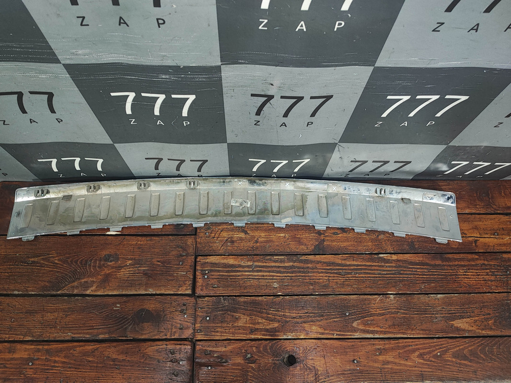 Накладка заднего бампера Mercedes GL (X166) 12-16 Б/У Оригинал A1668840190