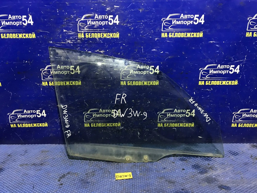 Стекло двери передней правой MAZDA DEMIO 2000