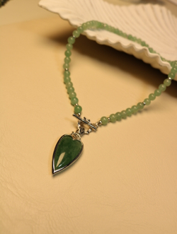 Чокер-колье из зеленого авантюрина «Зелёное сердце удачи»