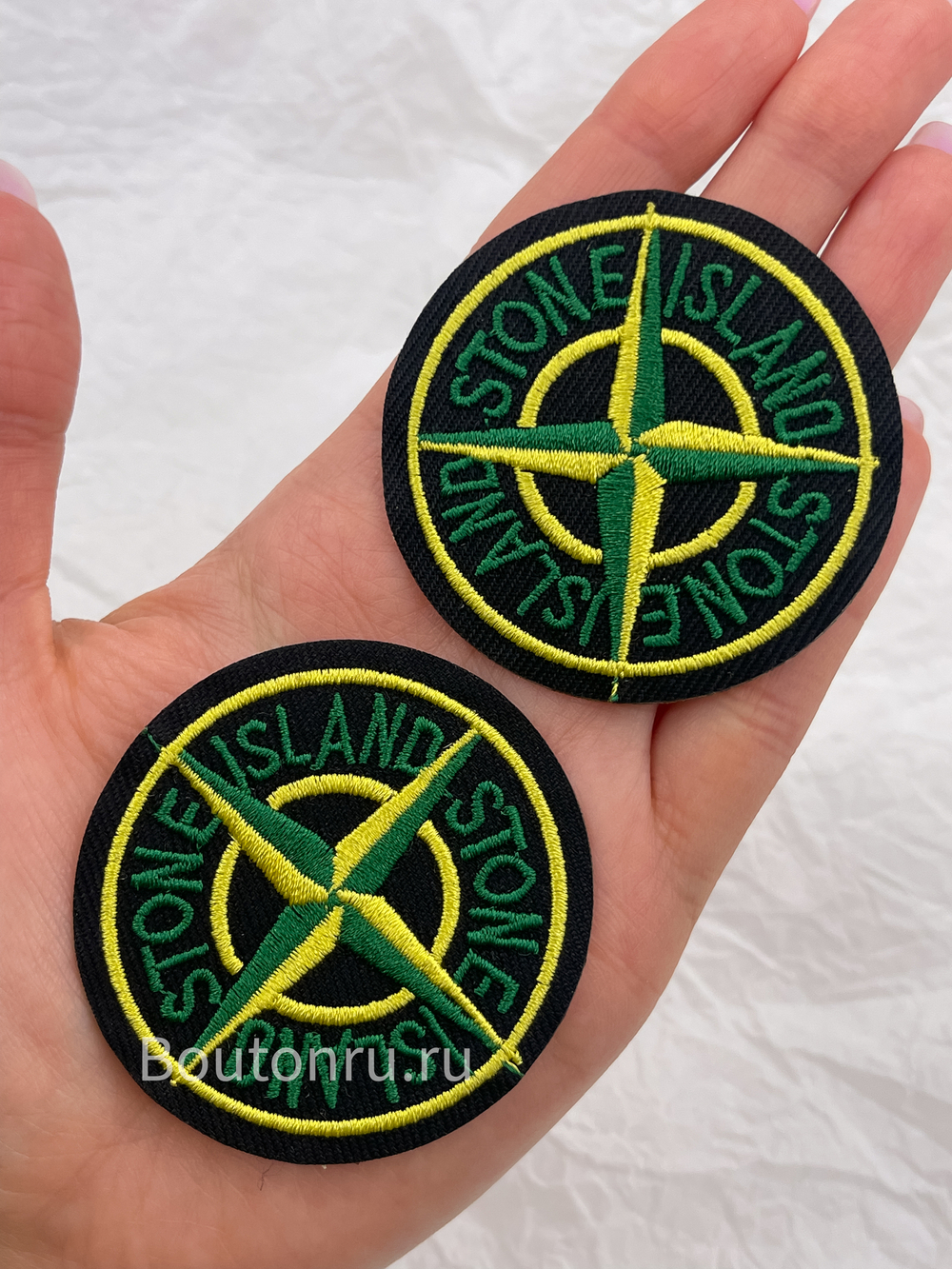 Нашивка круглая черная бренд SI (Стоун Ай.) 6 см