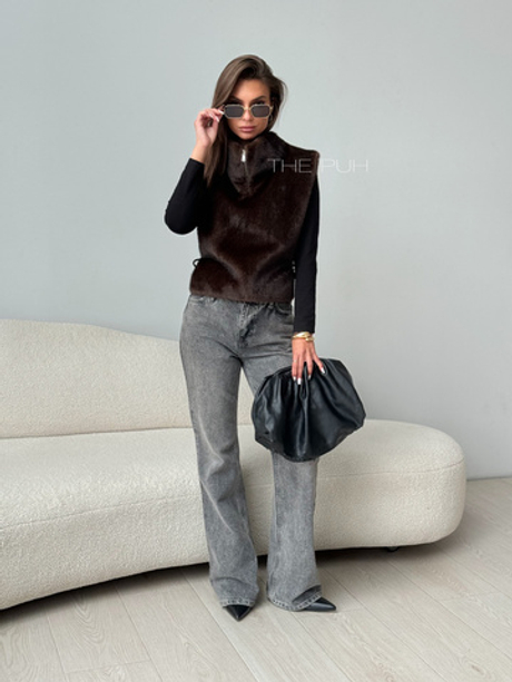 Шоколадная манишка из эко-меха на молнии