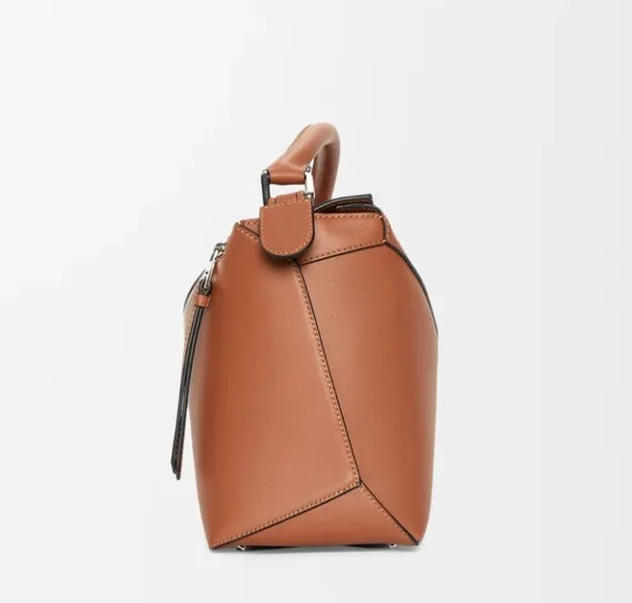 Сумка Loewe Puzzle Edge bag in classic calfskin