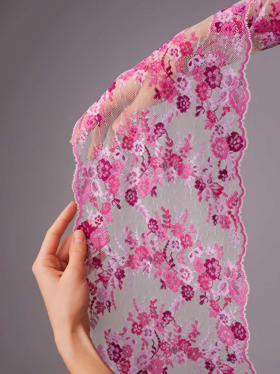 03-283 ОПТ Кружево эластичное 20 см, айвори/фуксия/слива