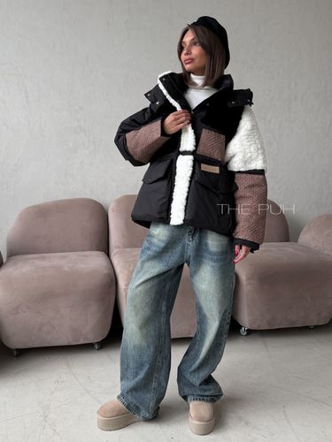 Черный пуховик из комбинированных материалов