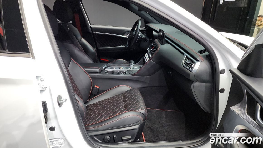 Genesis The New G70 Бензин 3.3T 2WD (04.2022)