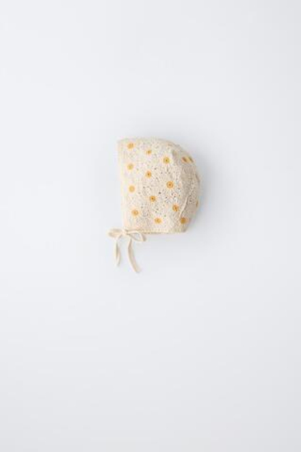 ZARA ЧЕПЧИК С МАРГАРИТКАМИ КРЮЧКОМ, ЭКРЮ