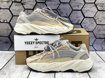 Yeezy Boost 700 V2 Cream