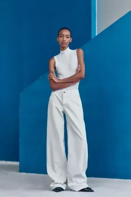 ZARA ФУТБОЛКА С ВОРОТНИКОМ-СТОЙКОЙ, БЕЛЫЙ