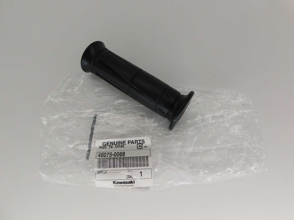 Грипса левая Kawasaki Z1000 Versys 1000 Ninja 1000 ZX-6R 46075-0068