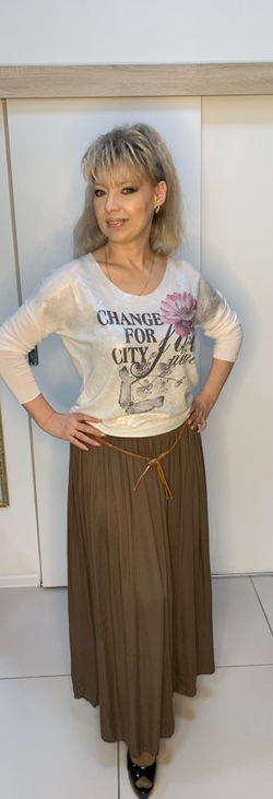 Короткий блестящий по лицевой стороне блузон