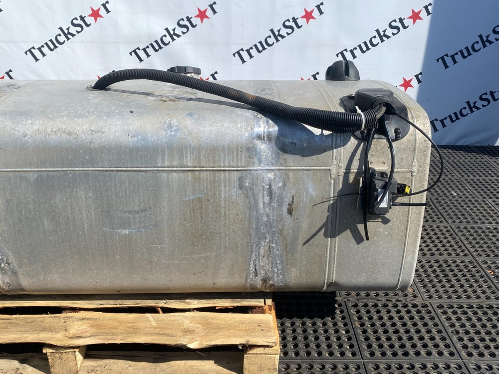 Бак топливный 680L+75L AdBlue 2018г.
