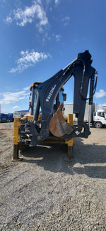 BIZON 888 Экскаватор-погрузчик 888 (Дизельный, 4,4 л, 102 л.с., АТ)