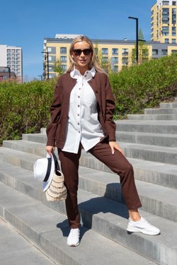 Бомбер изо льна коричневого цвета